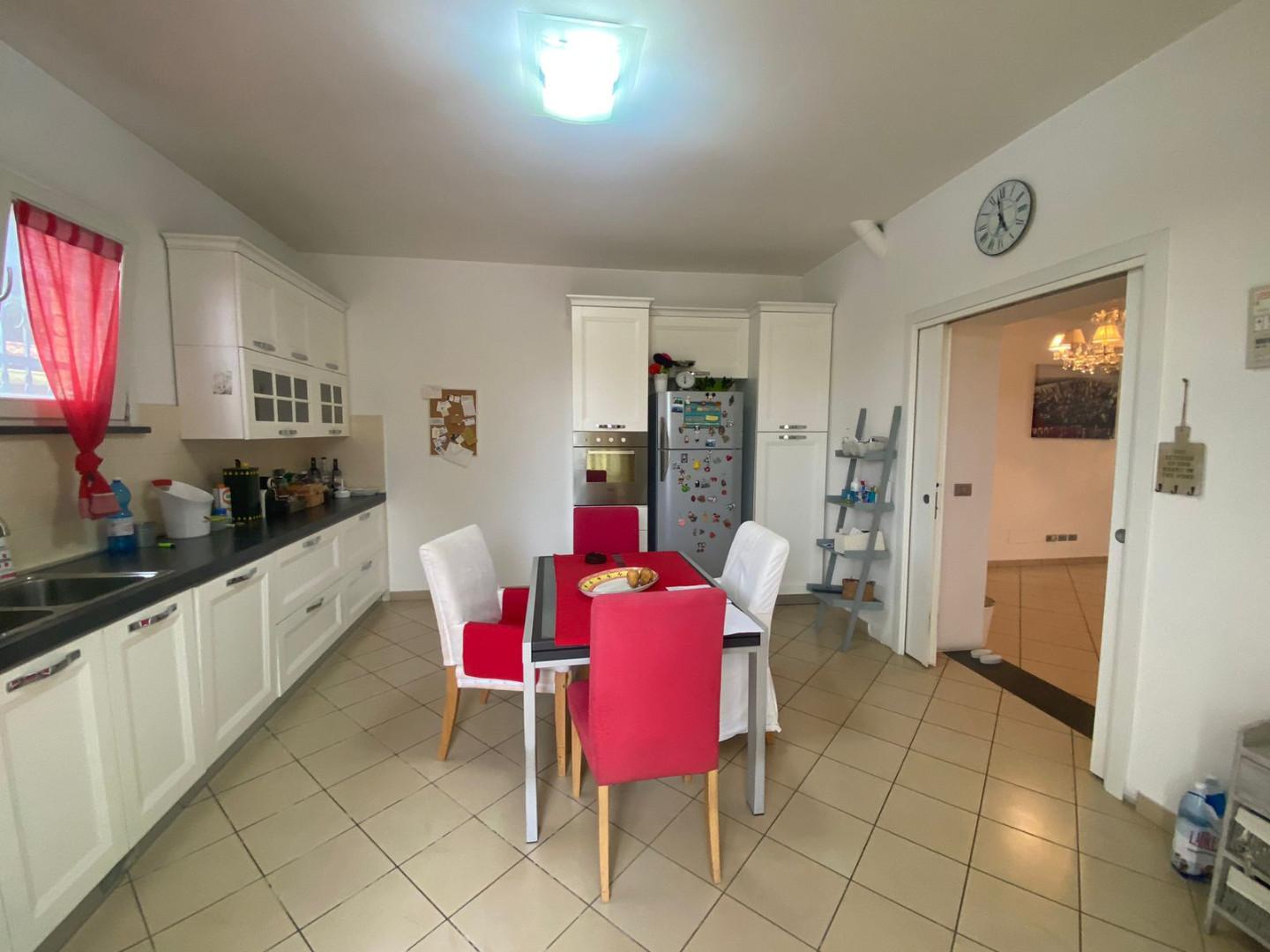 Villa Bifamiliare con giardino, Cascina titignano