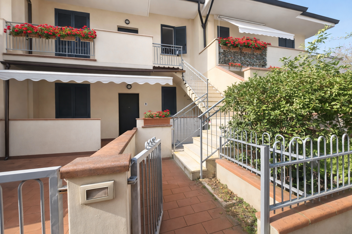 Appartamento con terrazzi a Santa Croce sull'Arno