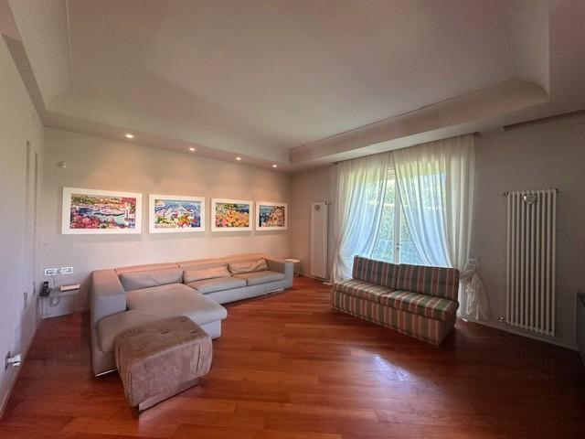 Villa Bifamiliare con giardino, Pisa tirrenia