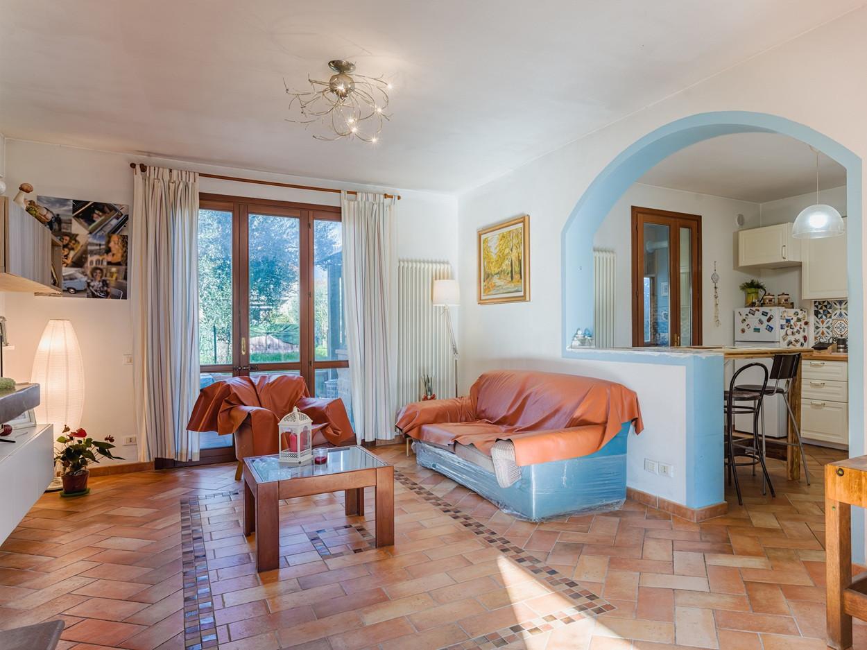 Villa Bifamiliare con giardino, Cascina titignano