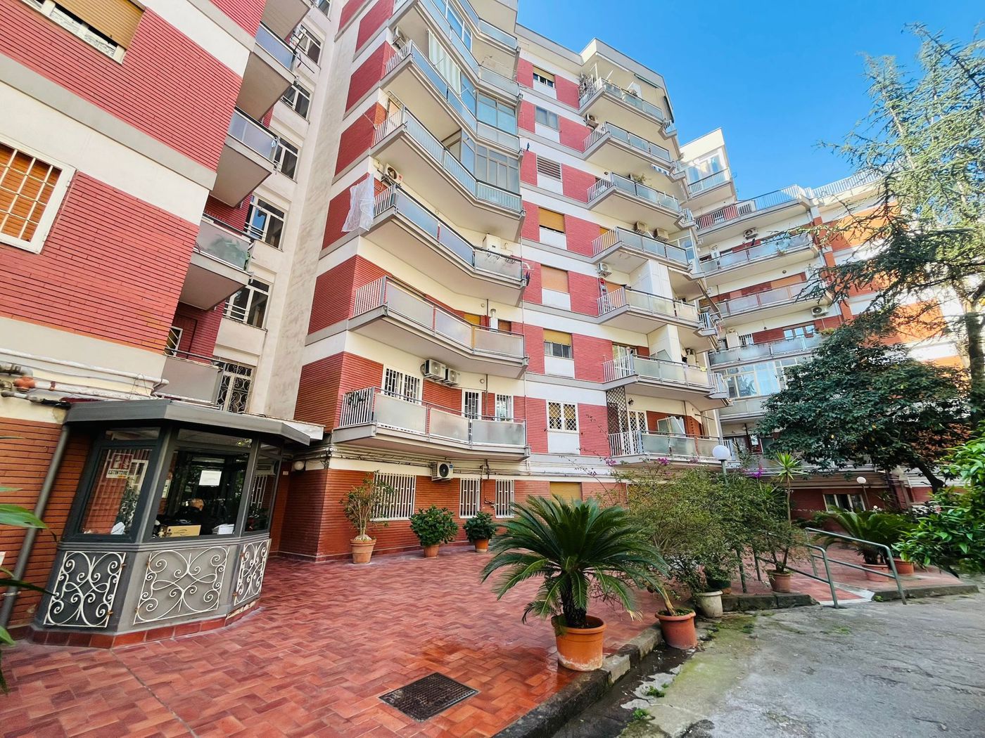 Quadrilocale in affitto a Napoli