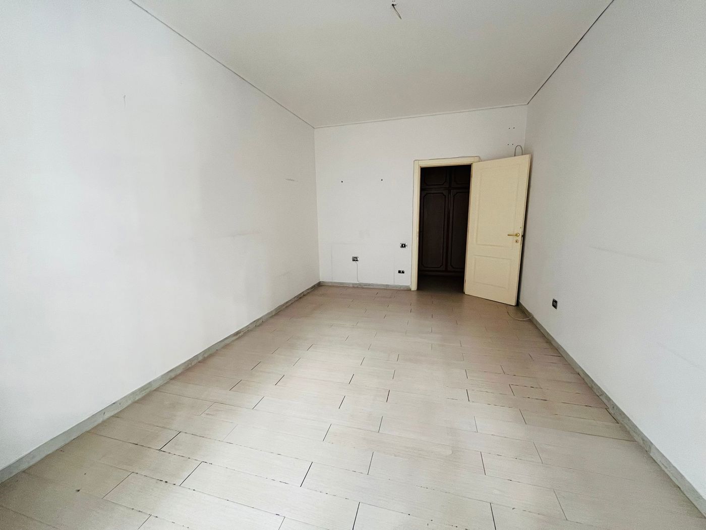 Quadrilocale in affitto a Napoli