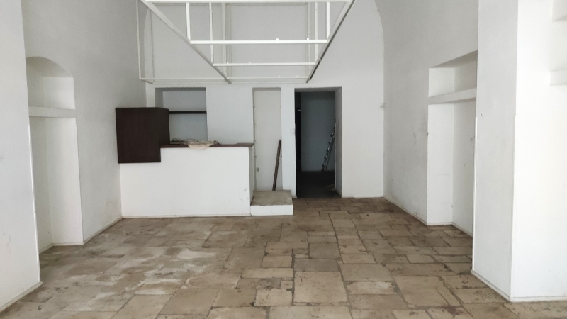 Locale commerciale da ristrutturare a Bari
