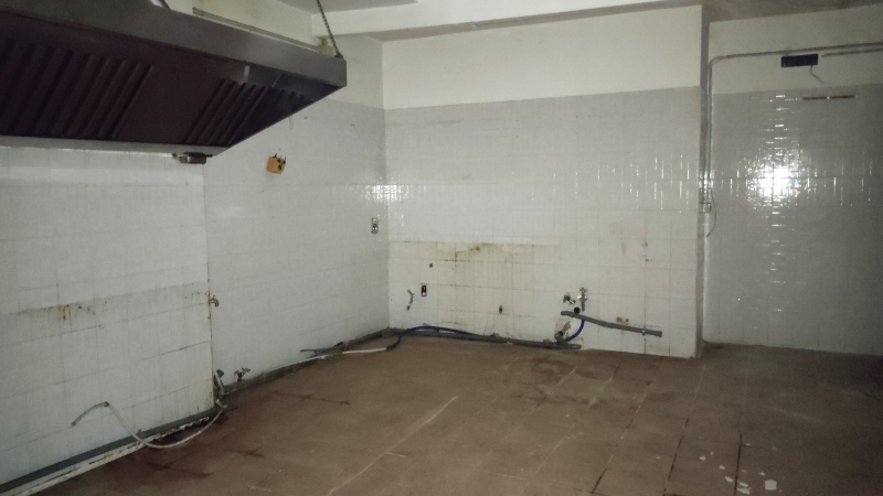 Locale commerciale da ristrutturare a Bari