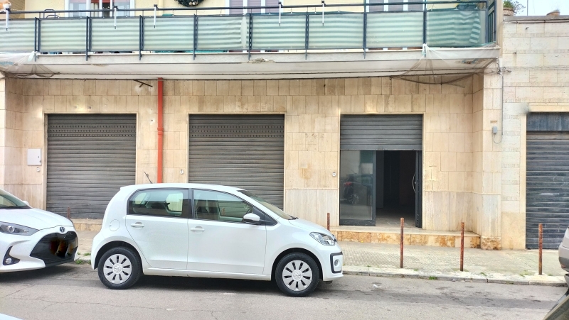 Locale commerciale da ristrutturare a Sannicandro di Bari