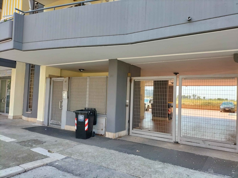 Posto auto scoperto classe A4 a Bari