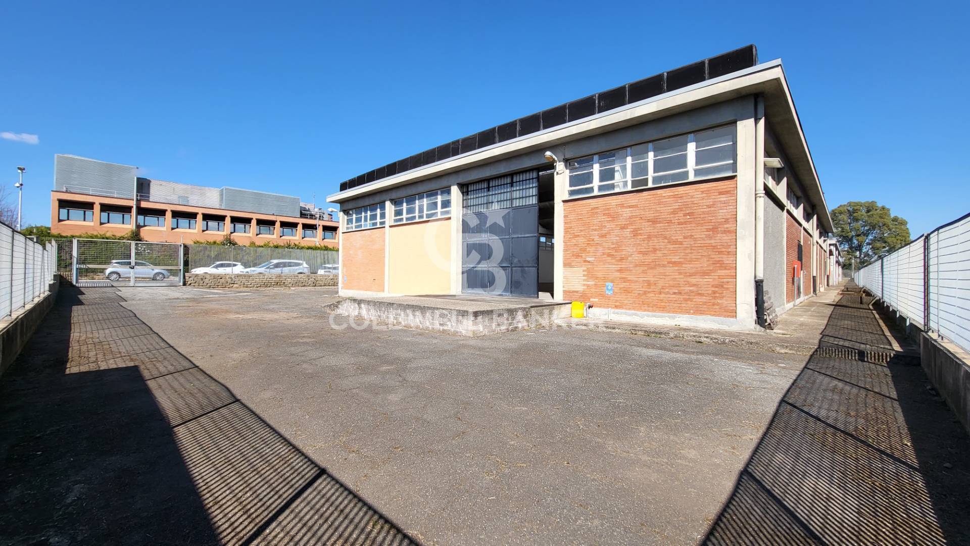 Capannone industriale in vendita a Pomezia, Centro