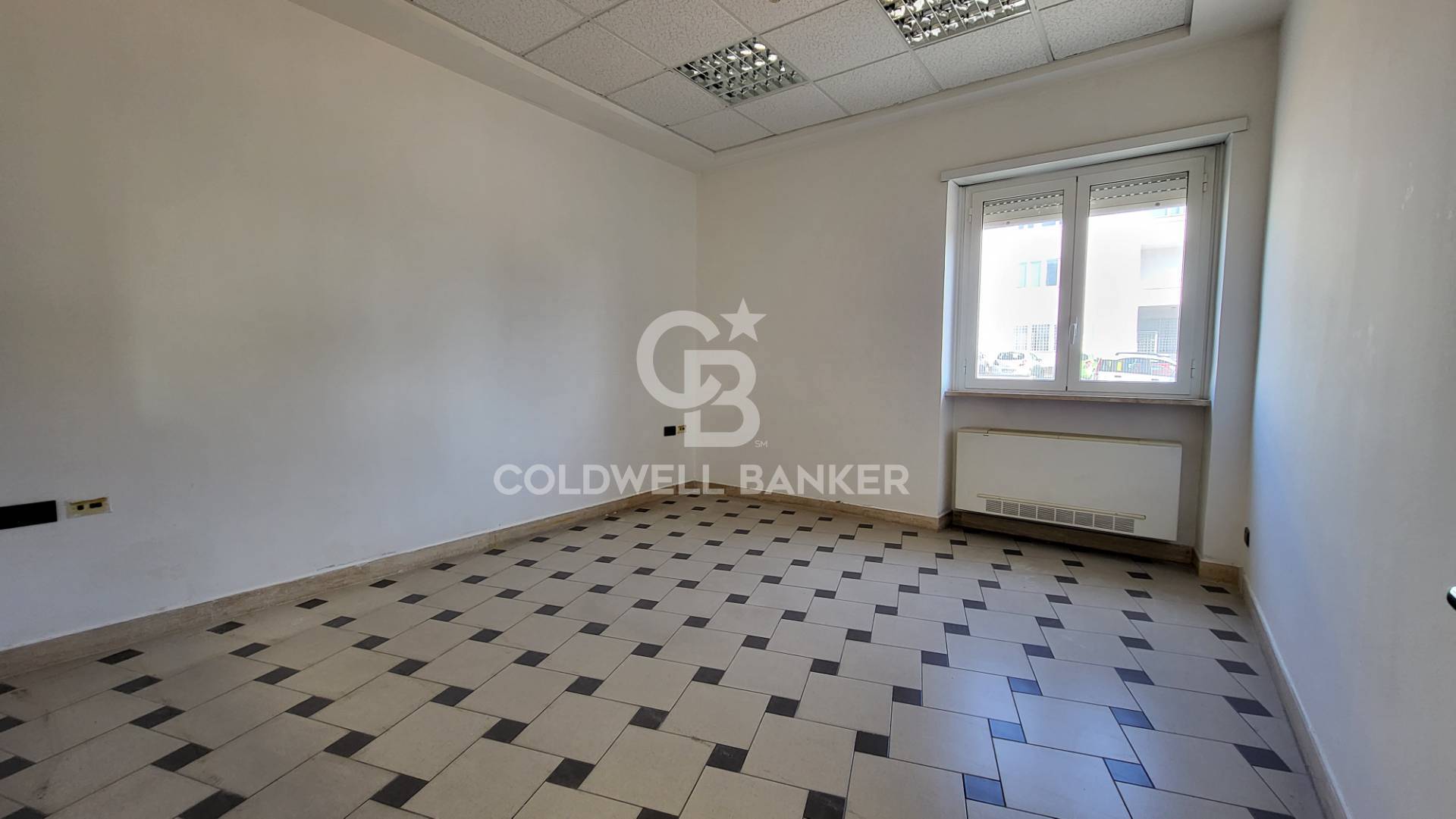 Capannone industriale in affitto a Pomezia