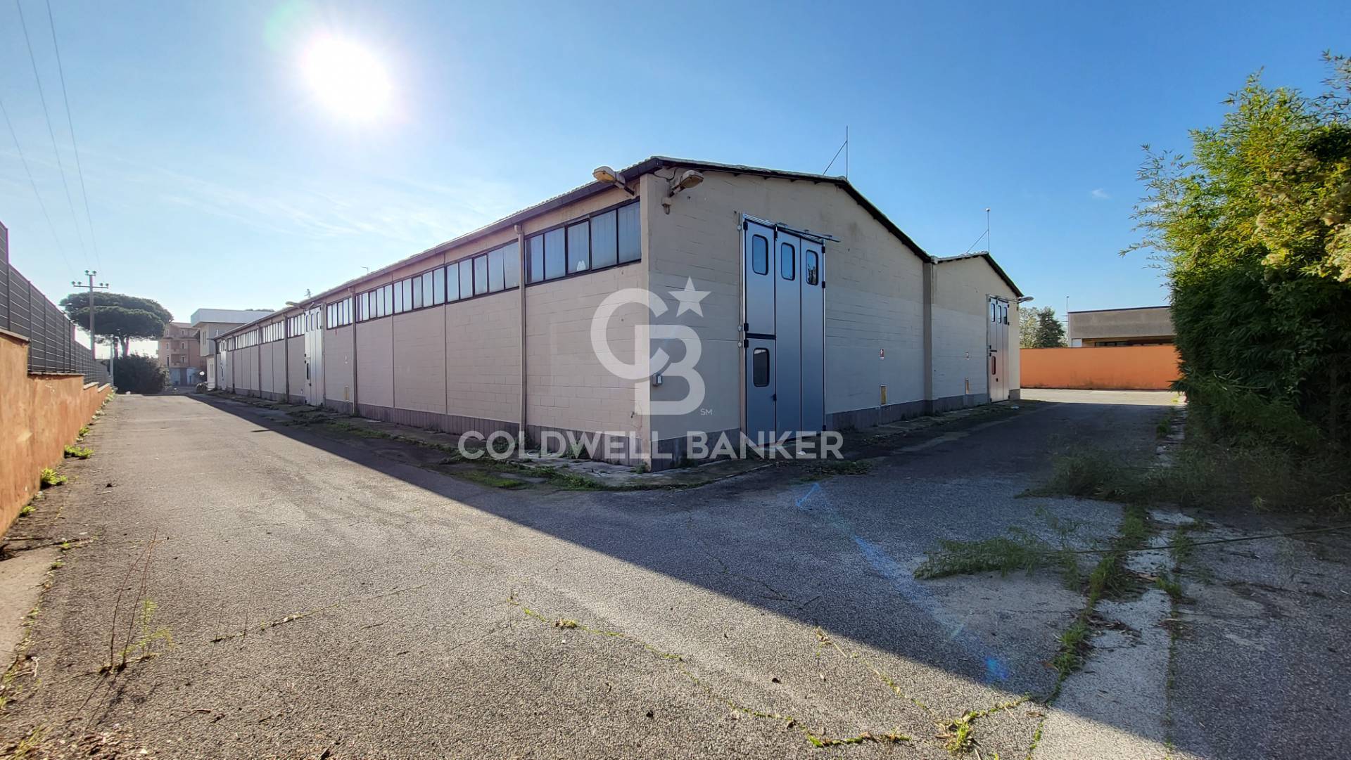 Capannone industriale in affitto a Pomezia