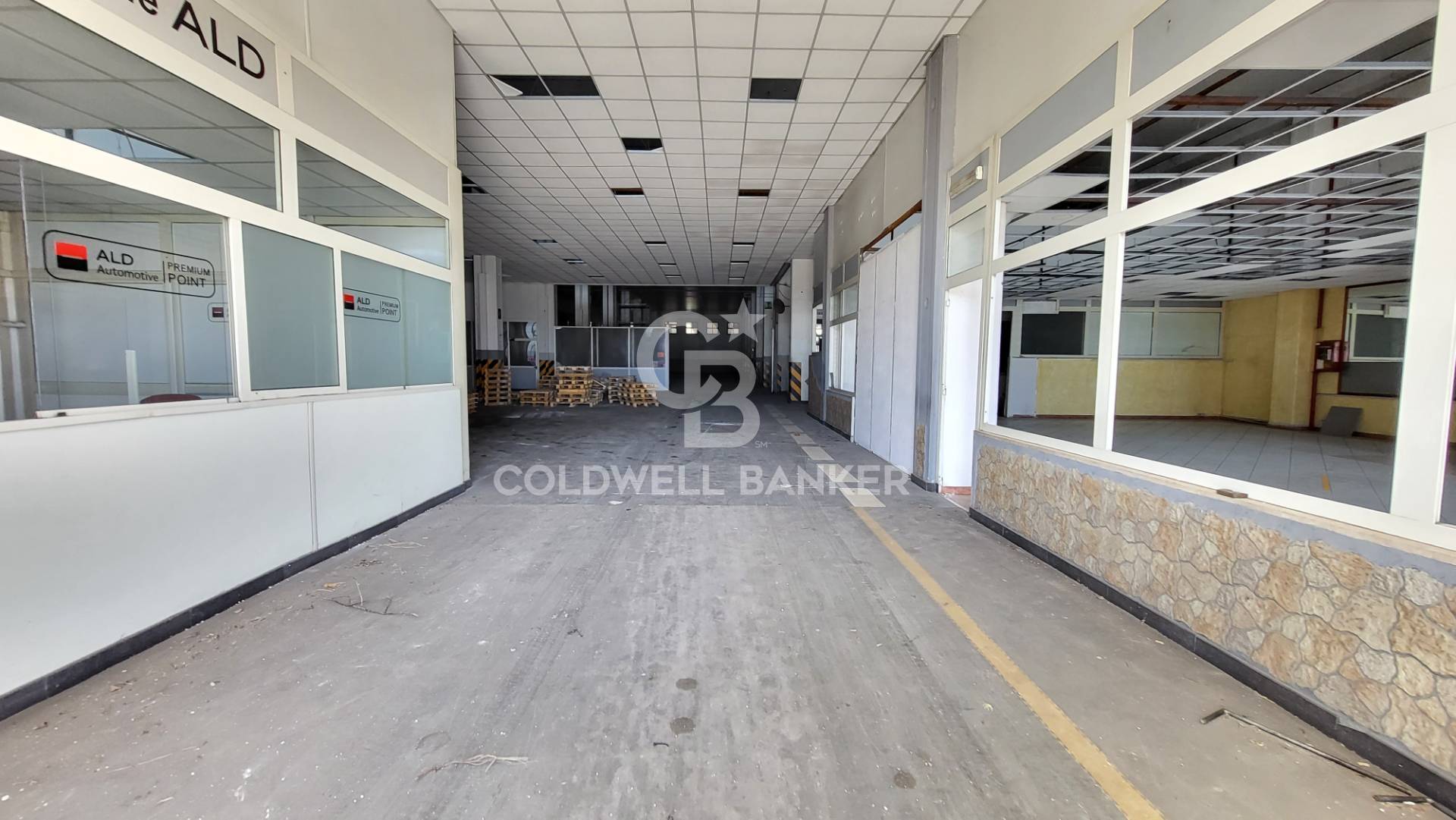 Magazzino in affitto a Pomezia, Centro