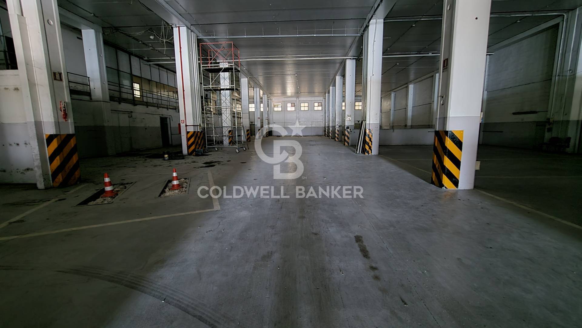 Magazzino in affitto a Pomezia, Centro