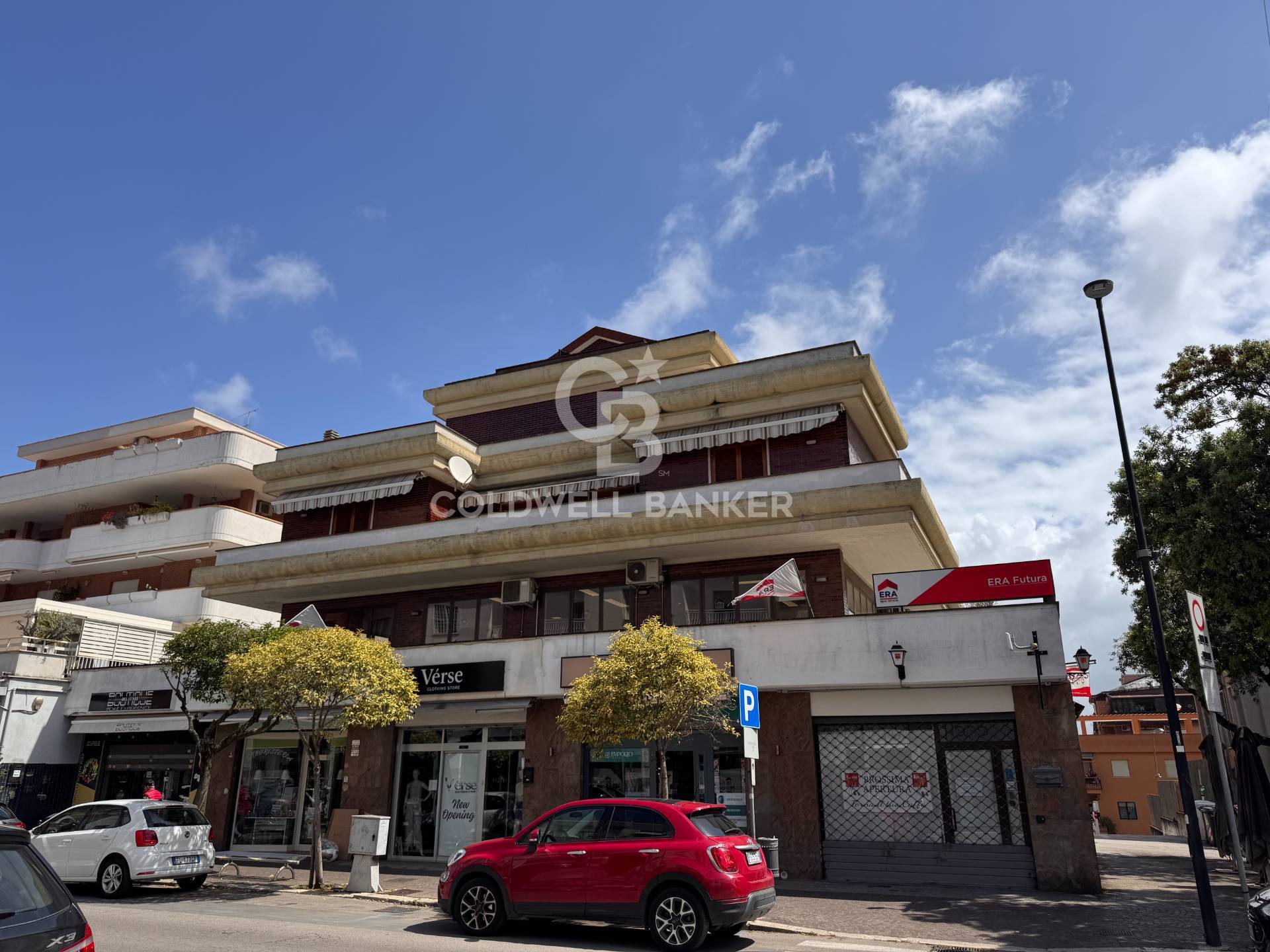 Appartamento in vendita a Pomezia, Centro