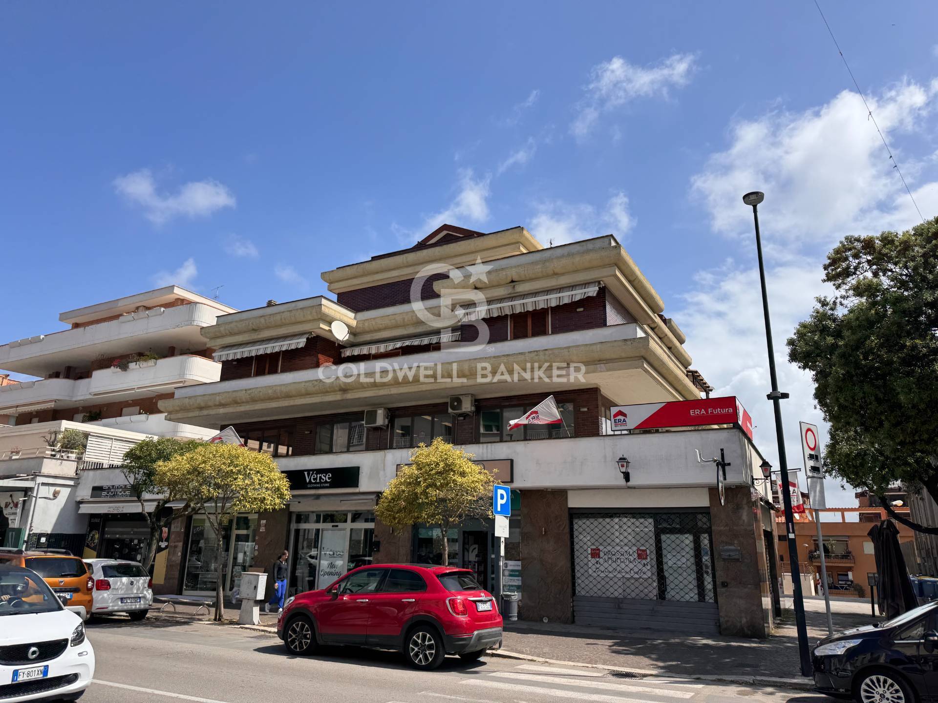 Appartamento in vendita a Pomezia, Centro