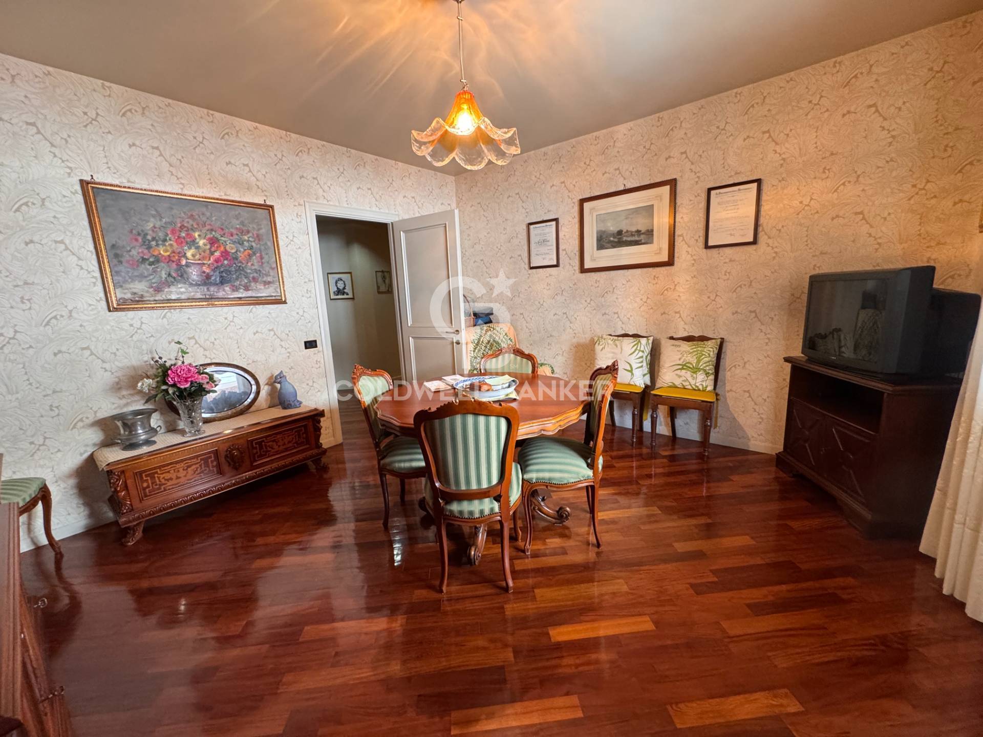 Appartamento in vendita a Pomezia, Centro