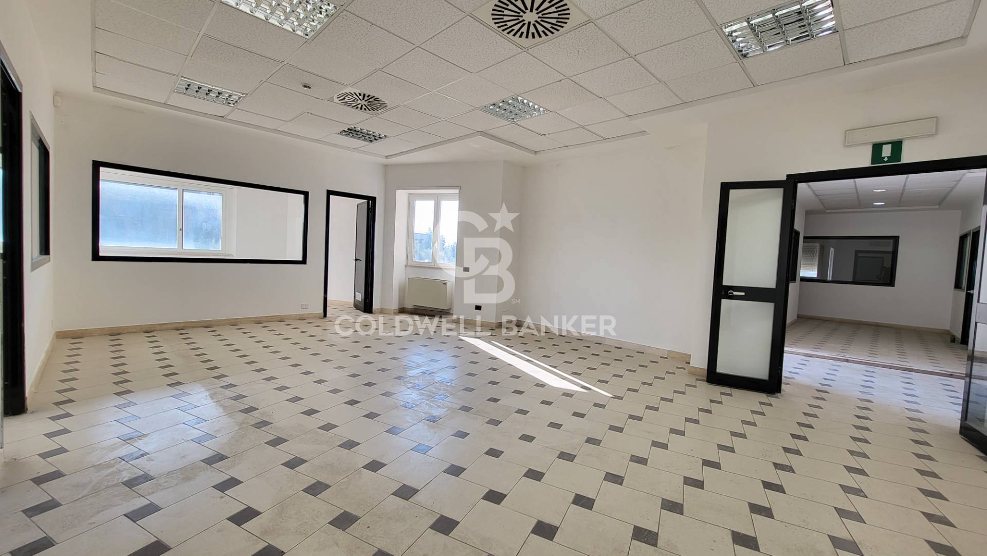 Capannone industriale in affitto a Pomezia