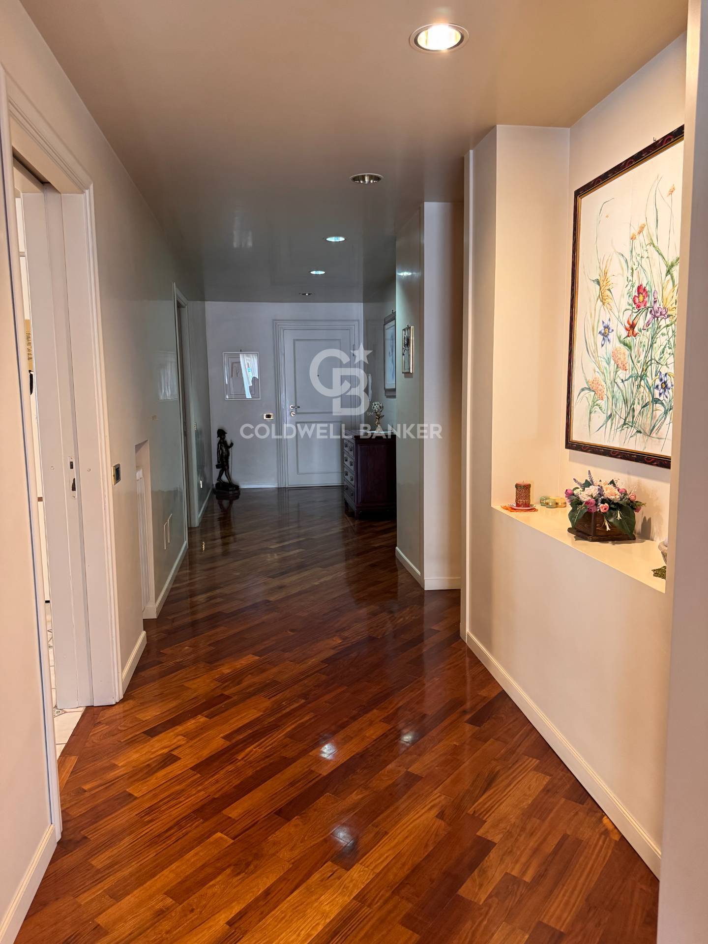 Appartamento in vendita a Pomezia, Centro