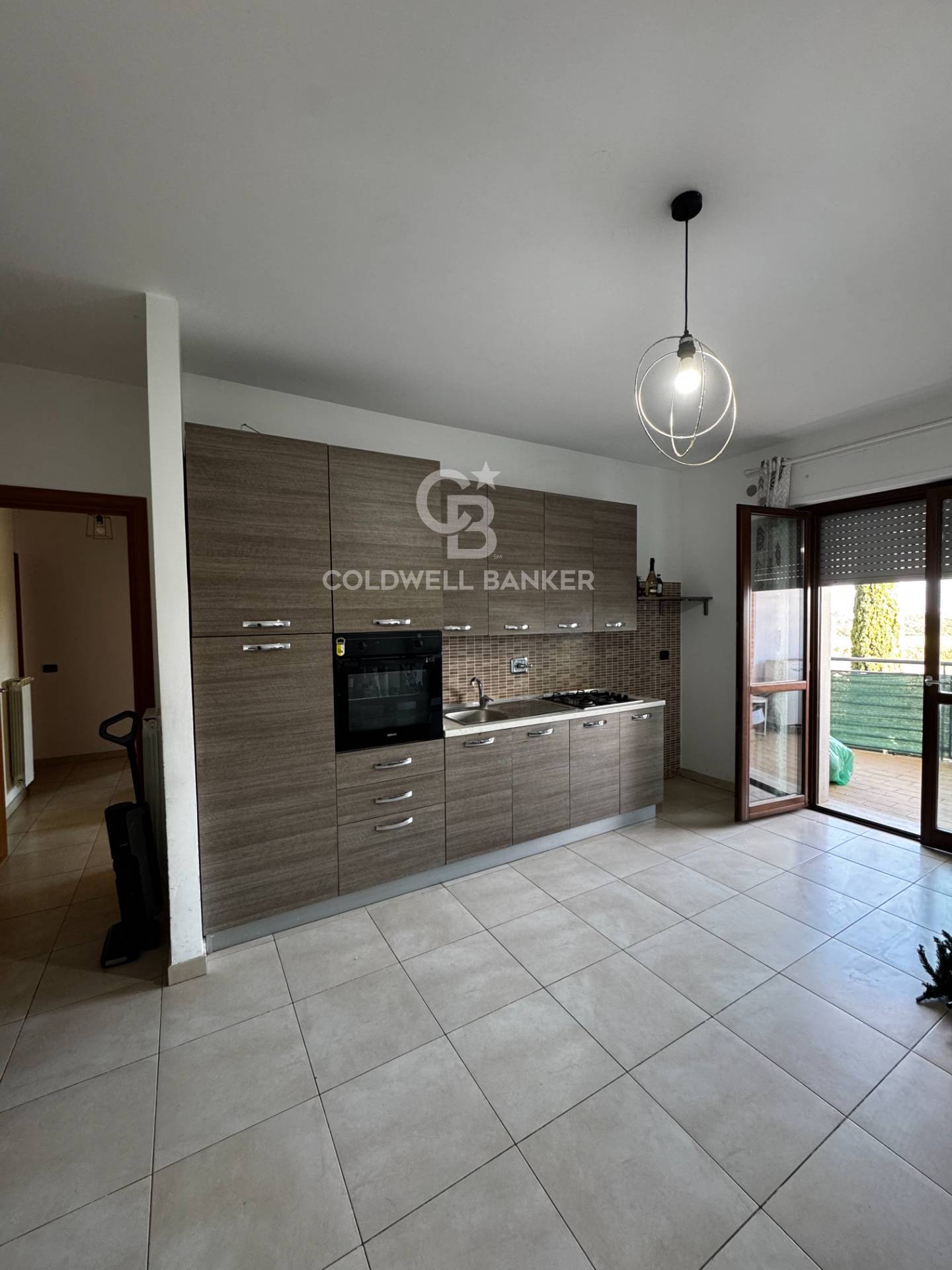 Appartamento in affitto a Pomezia, Sughereta