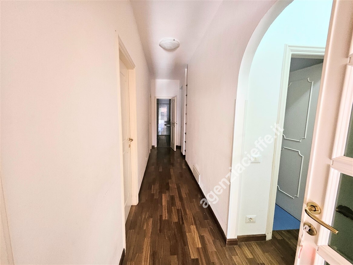 Villa con giardino a Massa