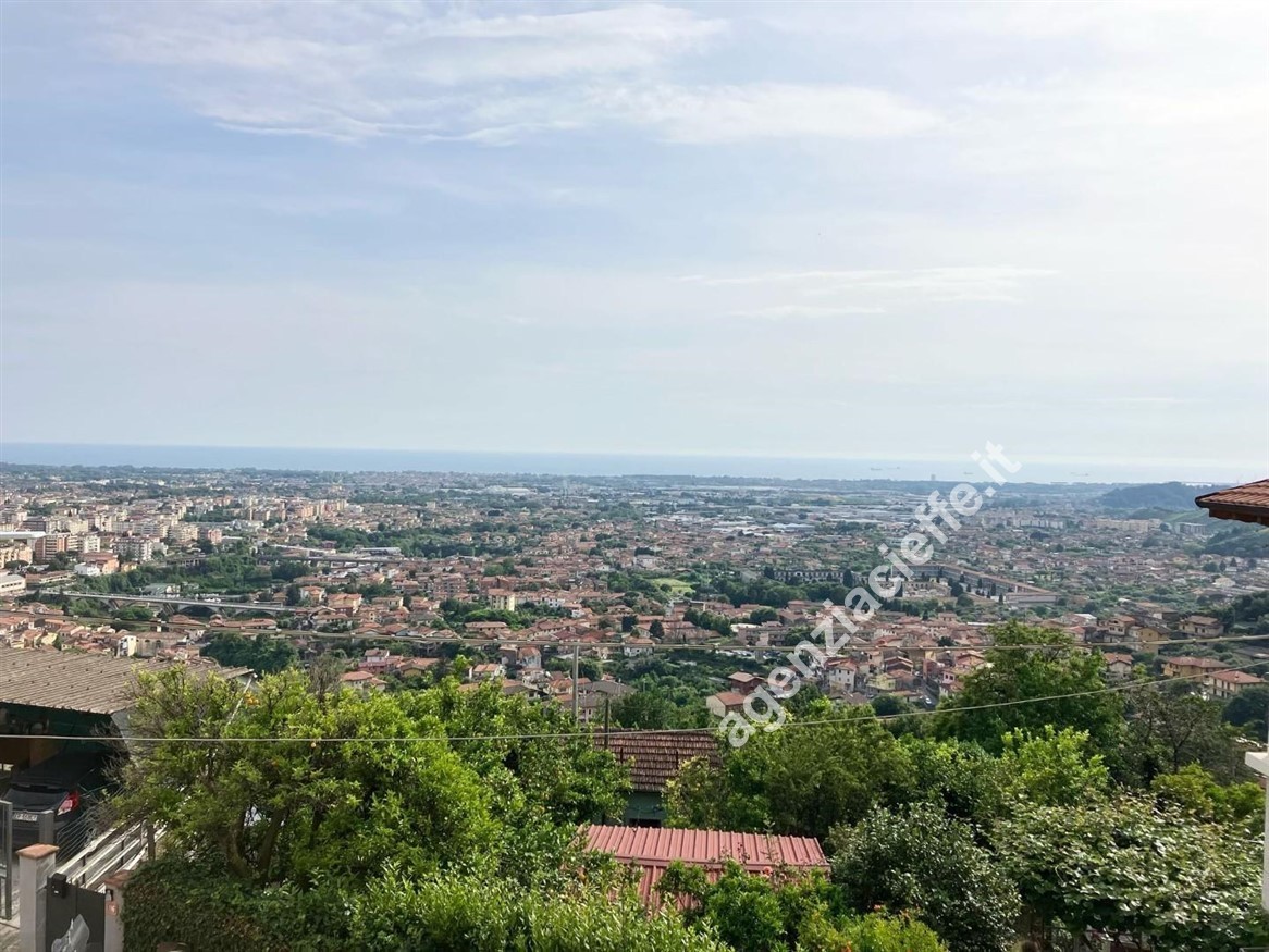 Quadrilocale vista mare a Massa