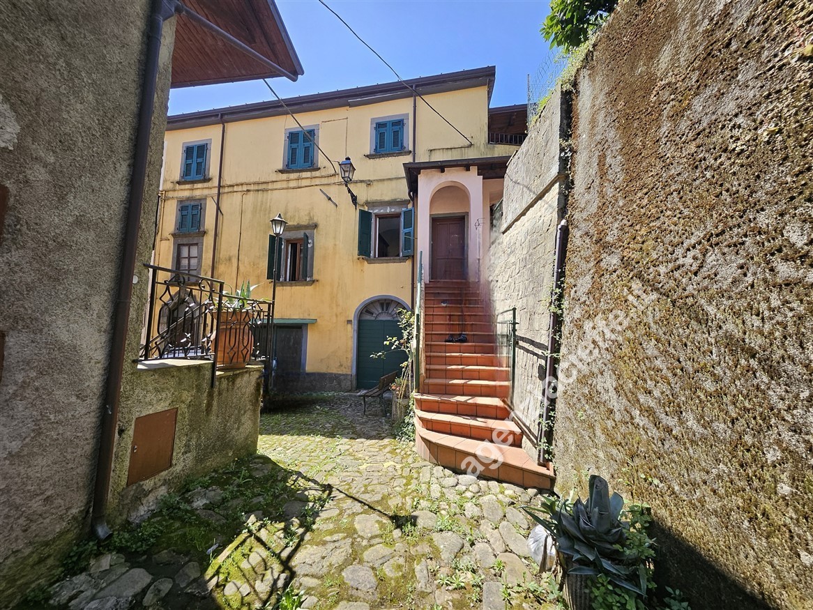 Quadrilocale con terrazzo a Pontremoli