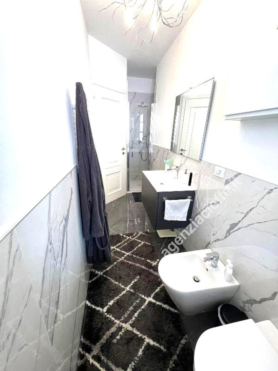 Quadrilocale con terrazzo a Massa