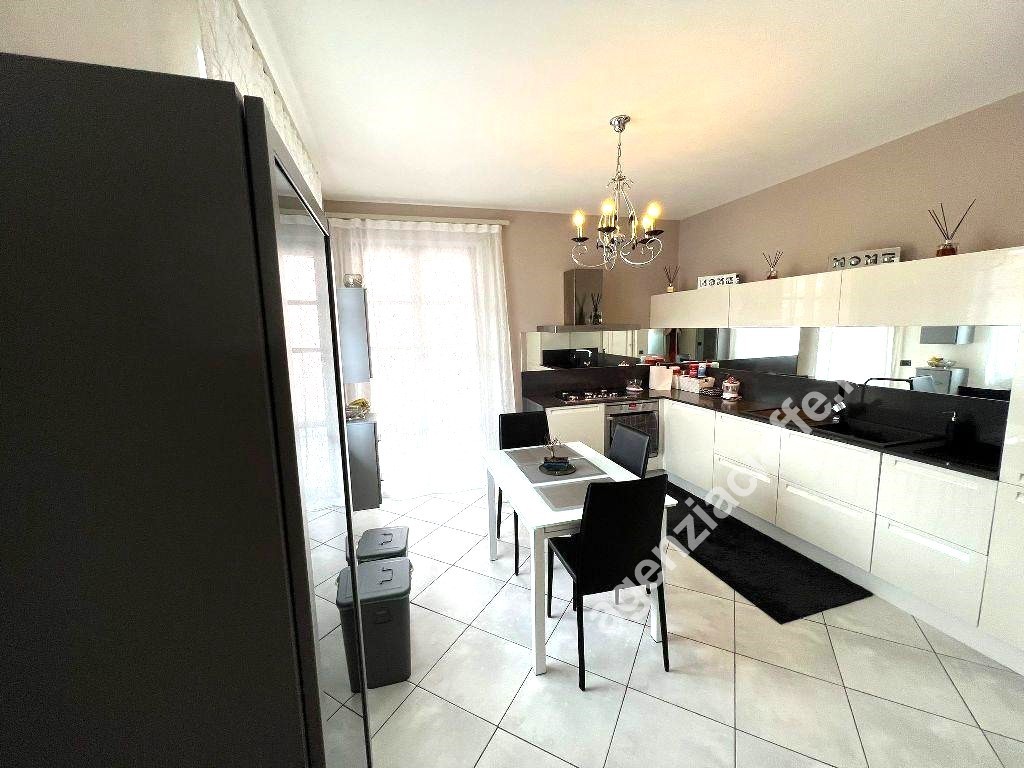 Quadrilocale con terrazzo a Massa