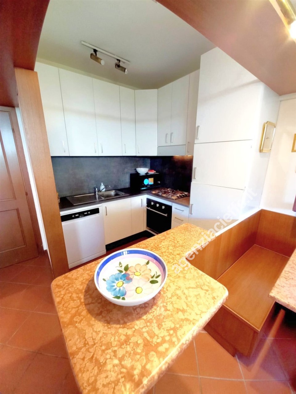 Villa con giardino a Massa