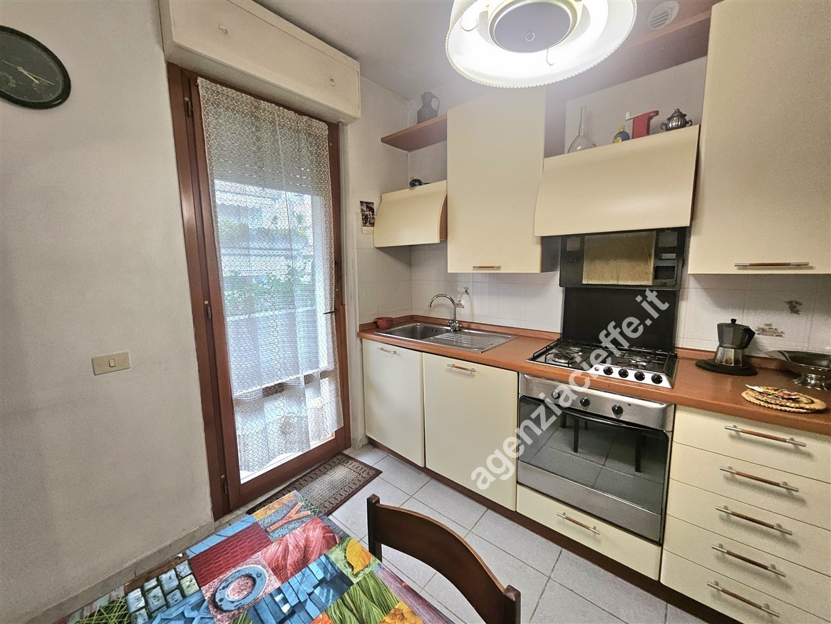 Appartamento con terrazzo a Massa