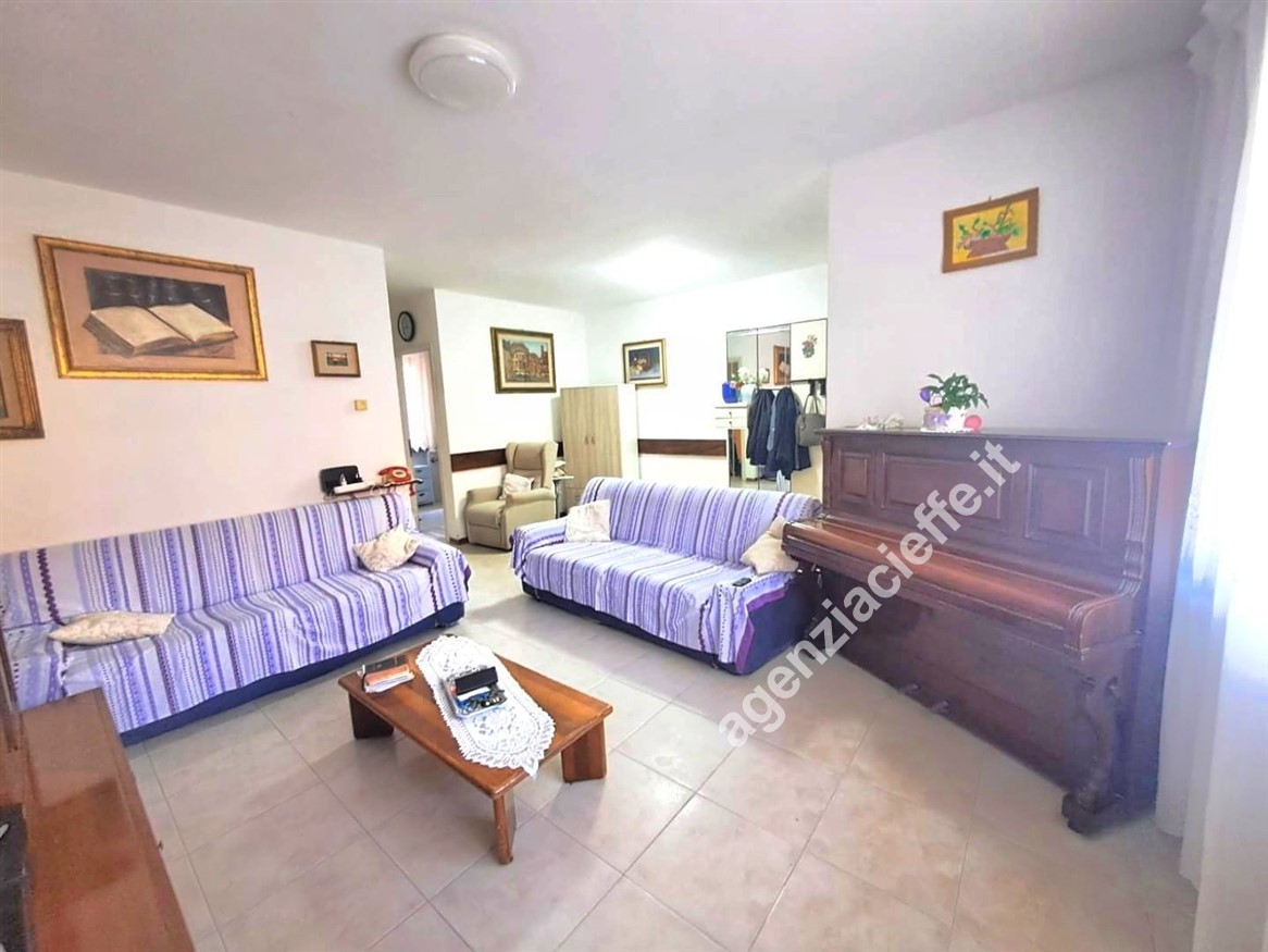 Villa con giardino a Forte dei Marmi