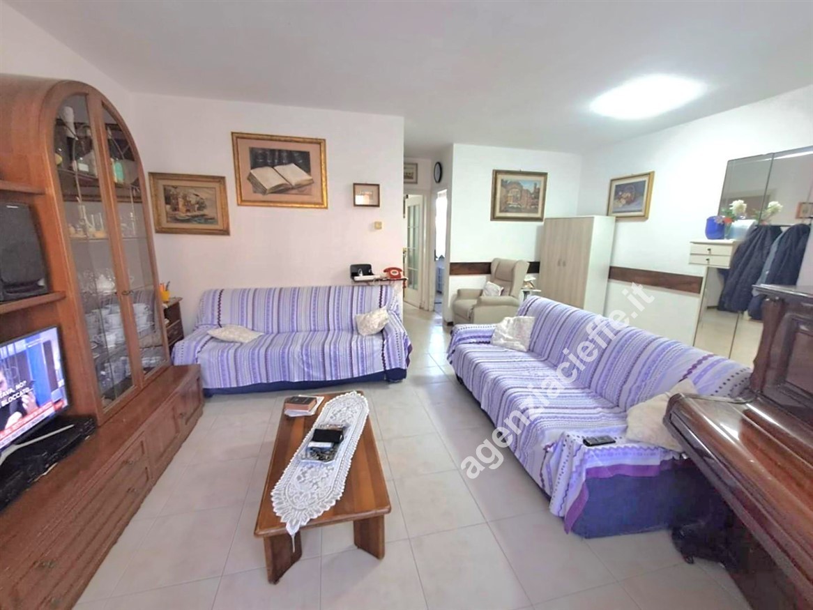 Villa con giardino a Forte dei Marmi