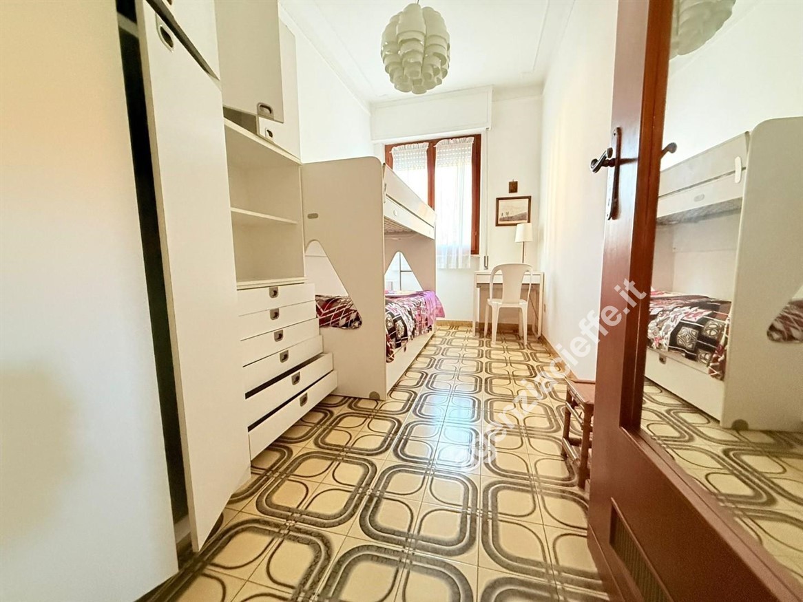 Quadrilocale con terrazzo a Massa