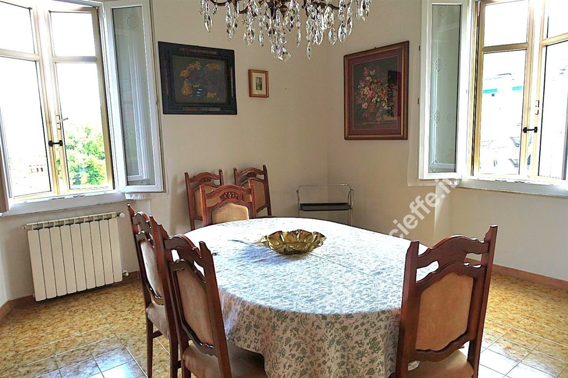 Appartamento con giardino a Massa