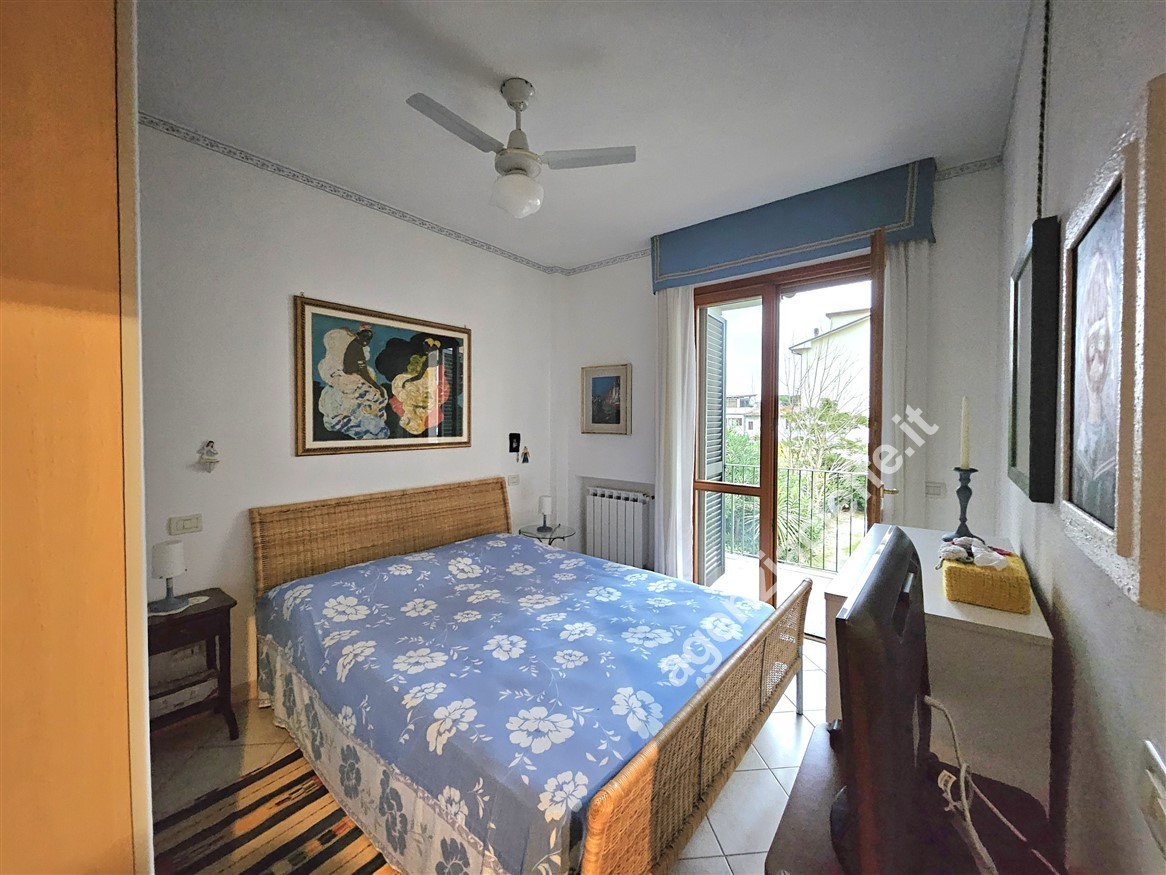 Quadrilocale con terrazzo a Massa