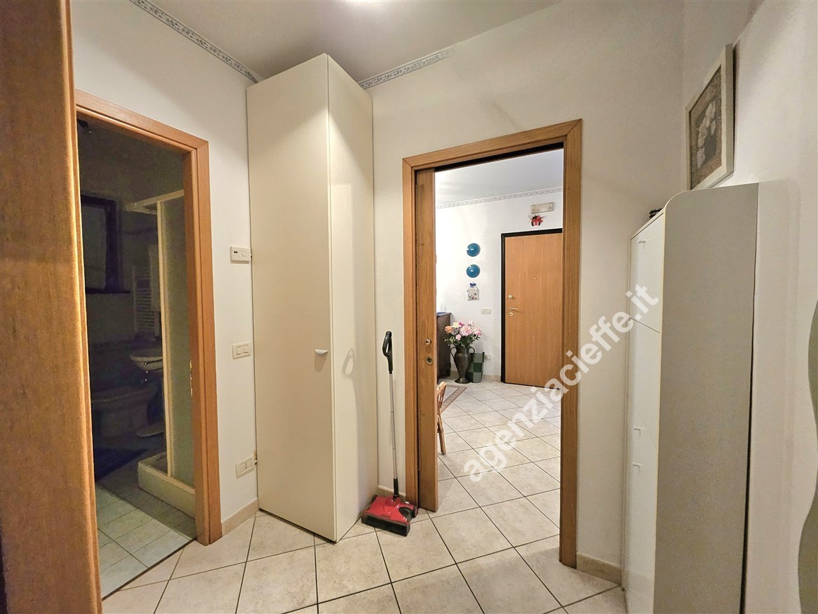 Quadrilocale con terrazzo a Massa