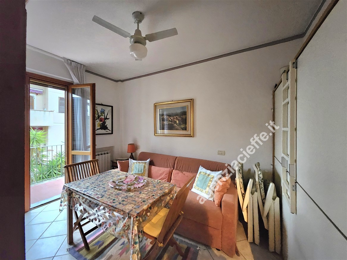 Quadrilocale con terrazzo a Massa