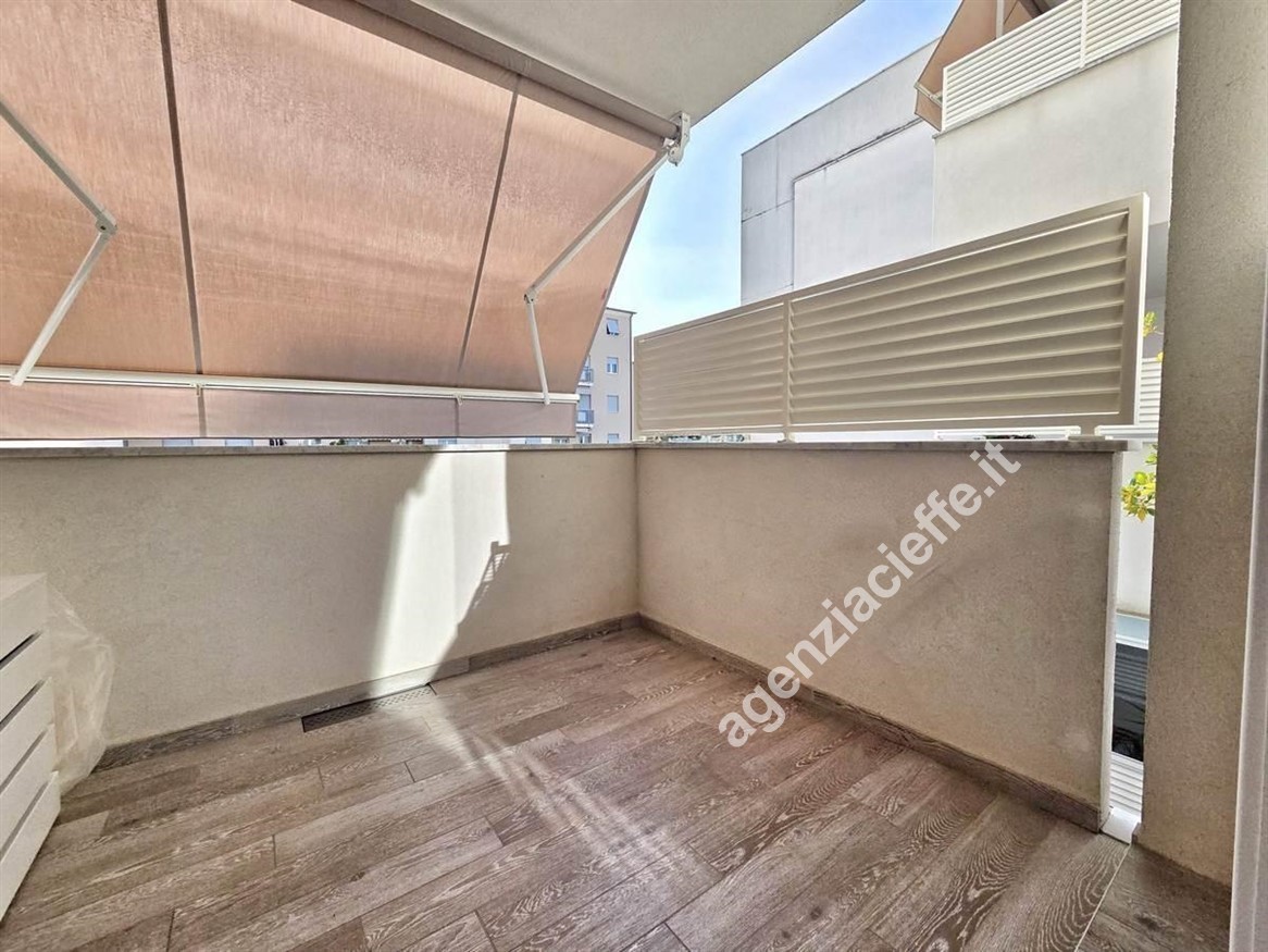 Quadrilocale con terrazzo a Massa