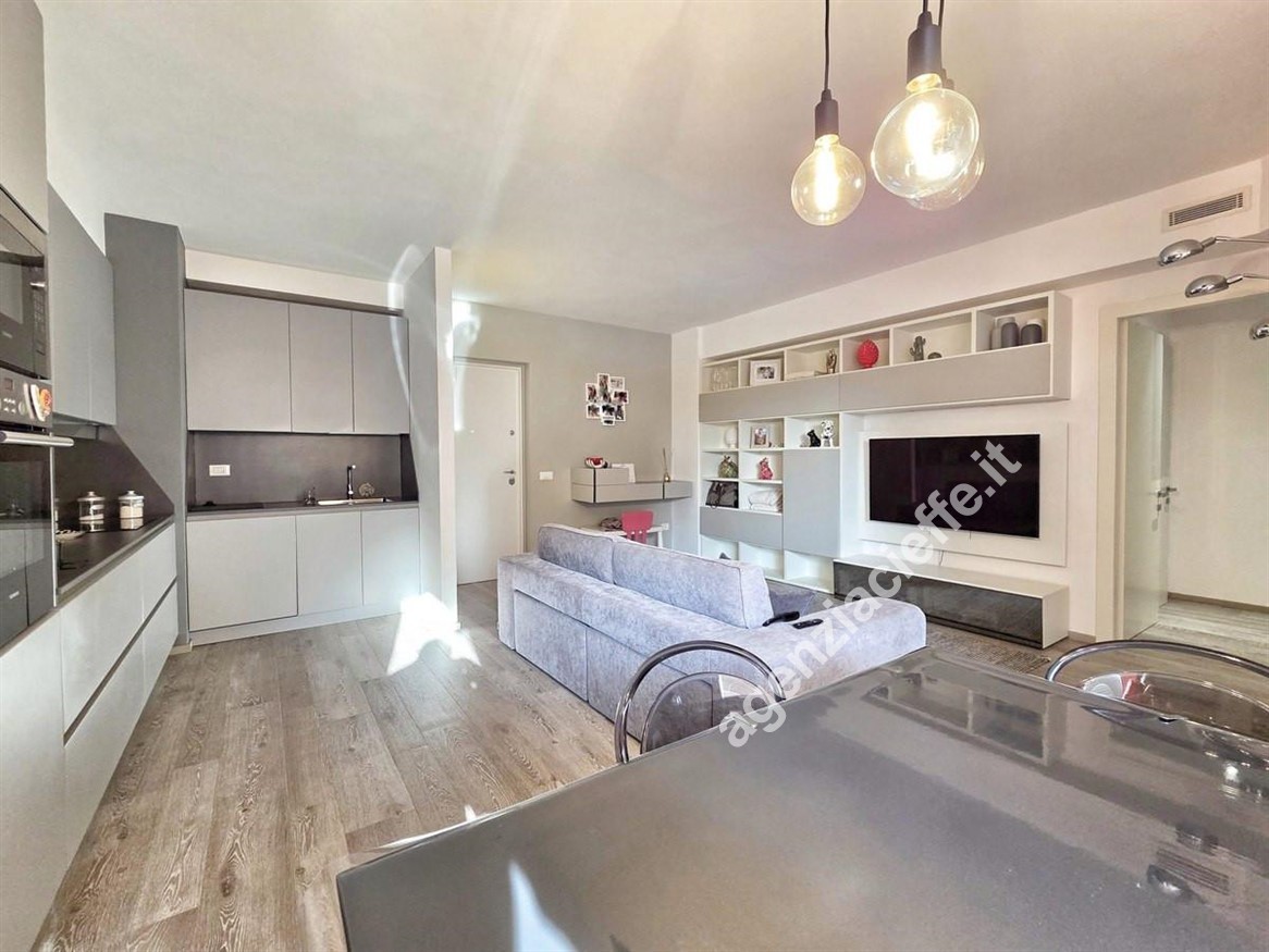 Quadrilocale con terrazzo a Massa