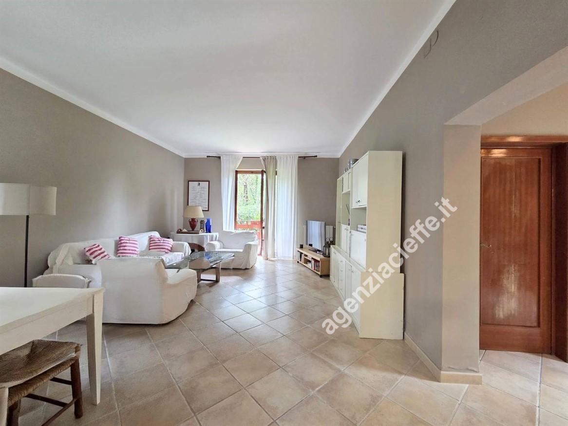 Villa con giardino a Massa