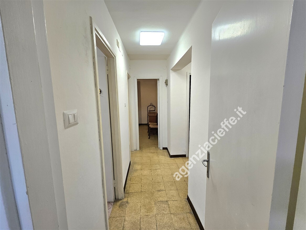 Casa indipendente con giardino a Massa