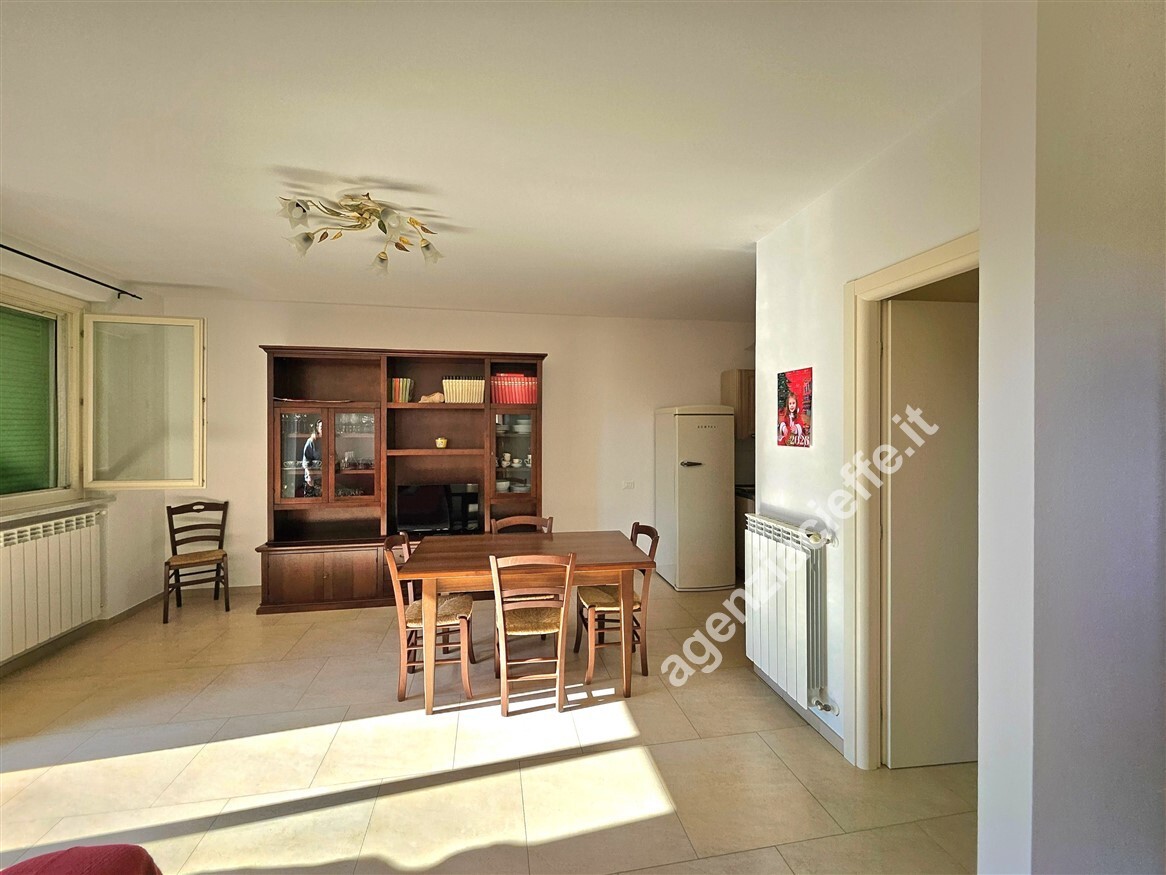 Quadrilocale con terrazzo a Massa