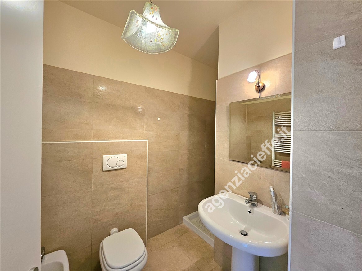 Quadrilocale con terrazzo a Massa