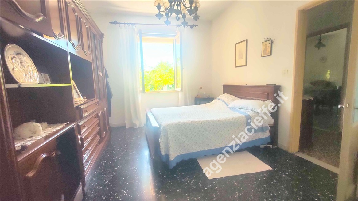 Villa con giardino a Massa