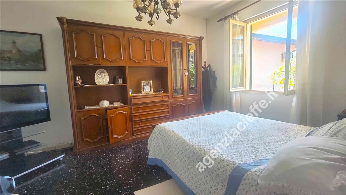 Villa con giardino a Massa