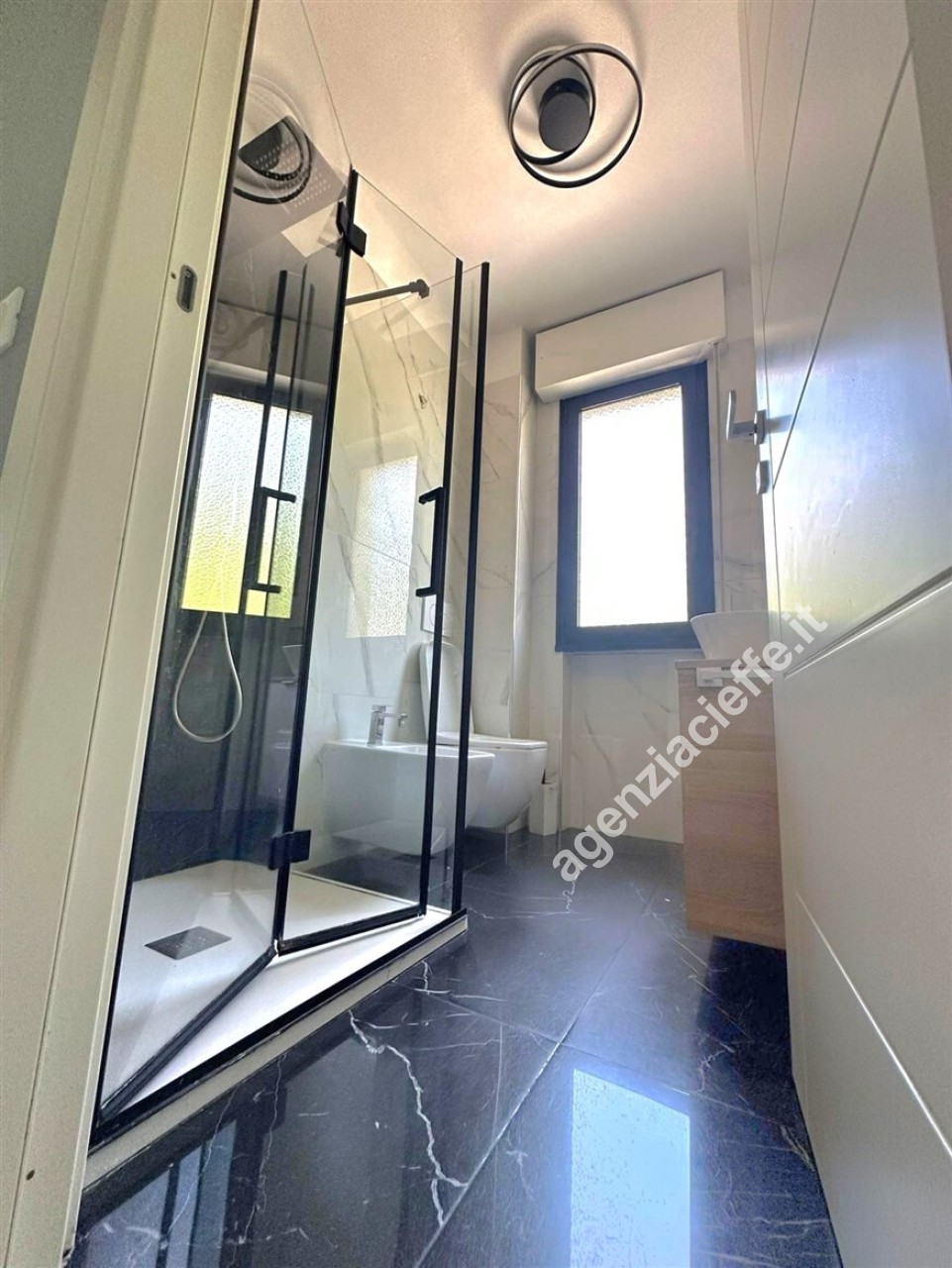 Quadrilocale con terrazzo a Massa