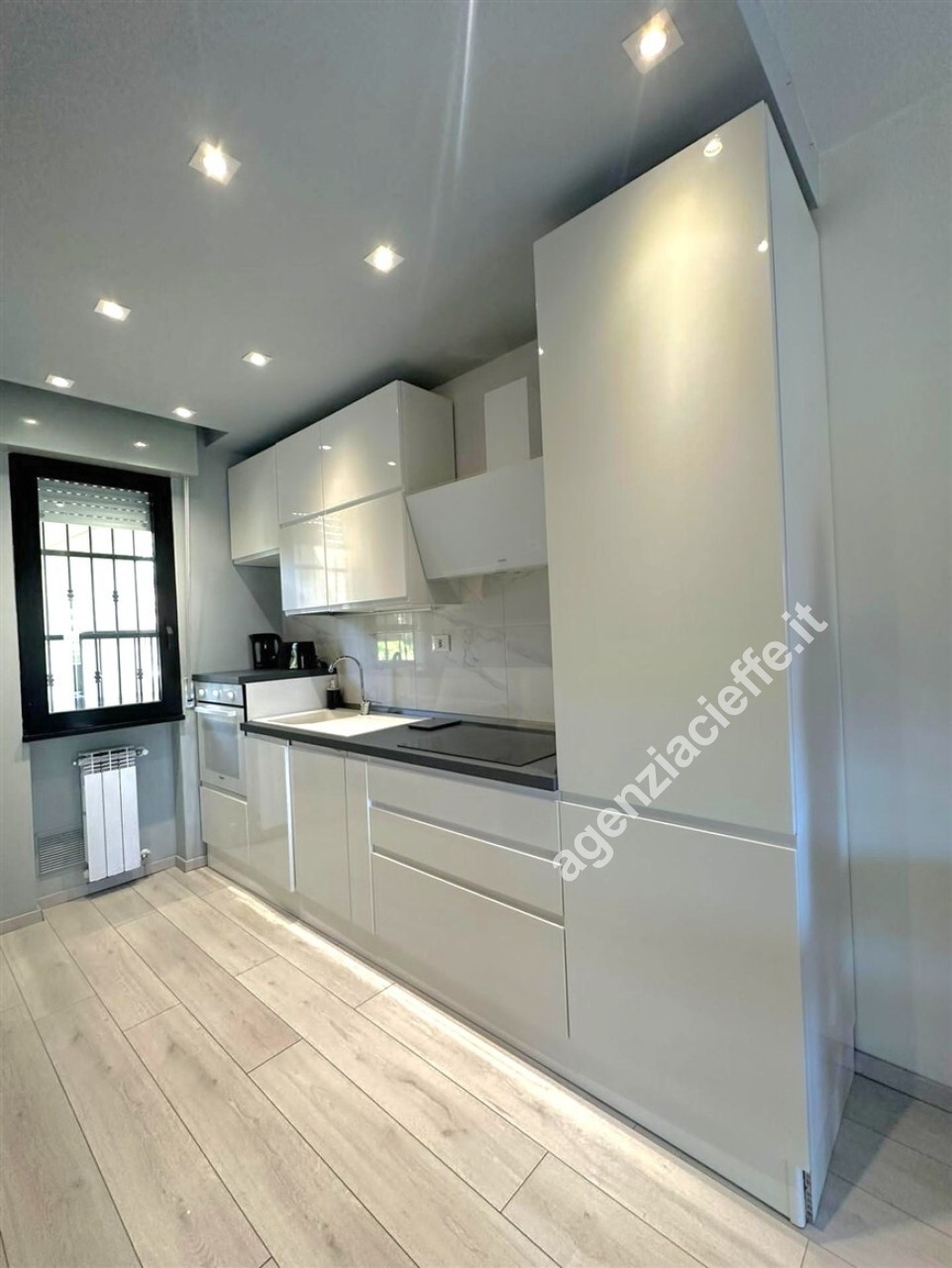 Quadrilocale con terrazzo a Massa