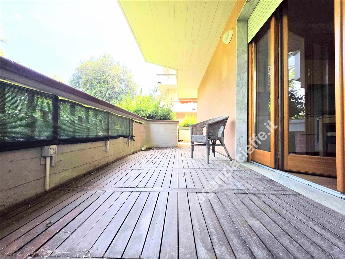 Trilocale con terrazzo a Massa