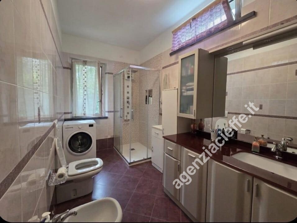 Villa con giardino a Massa