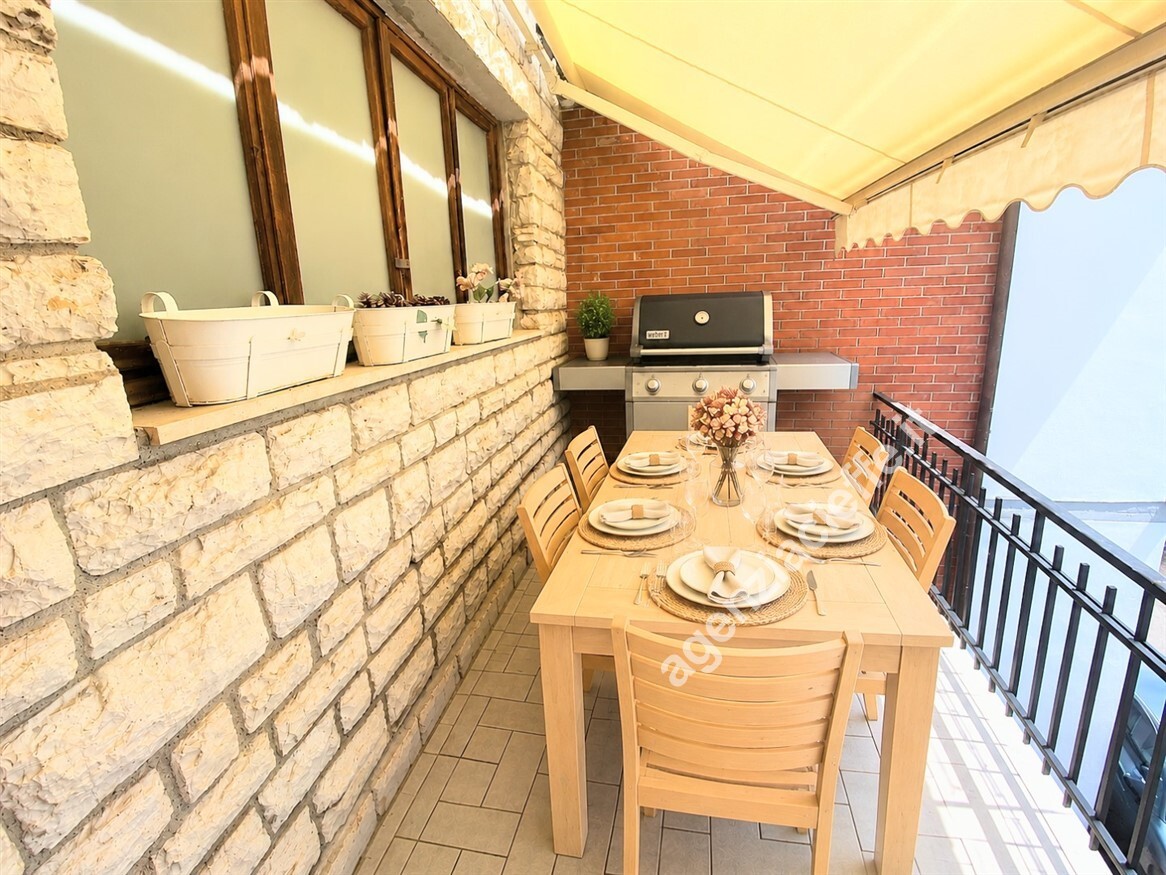 Trilocale con terrazzo a Massa