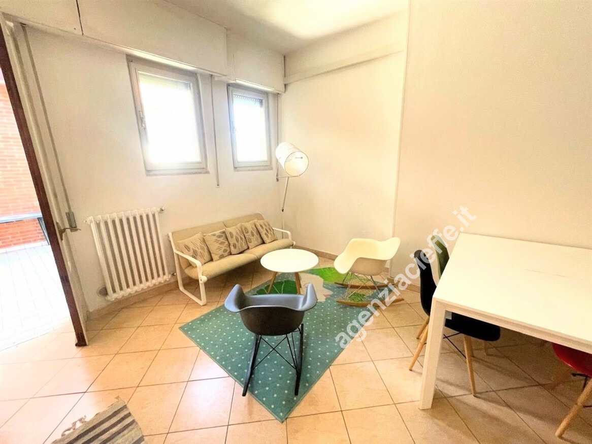 Trilocale con terrazzo a Massa