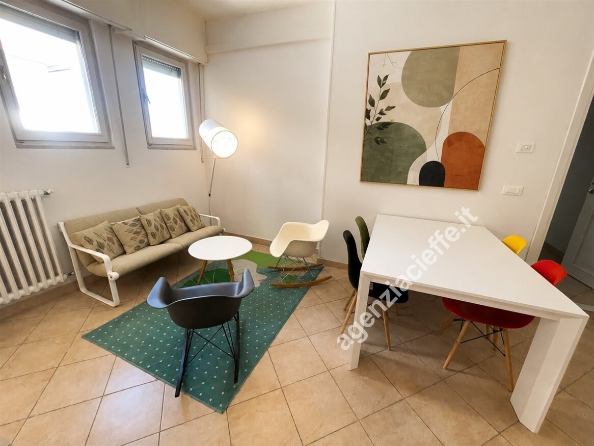Trilocale con terrazzo a Massa